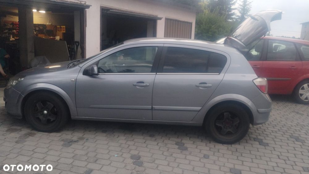 Opel Astra 1.9 CDTI Enjoy - 9