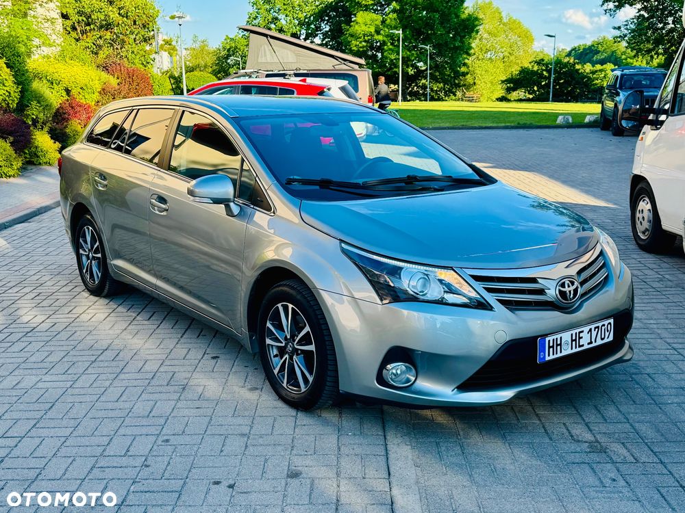 Toyota Avensis 1.8 Premium MS - 12