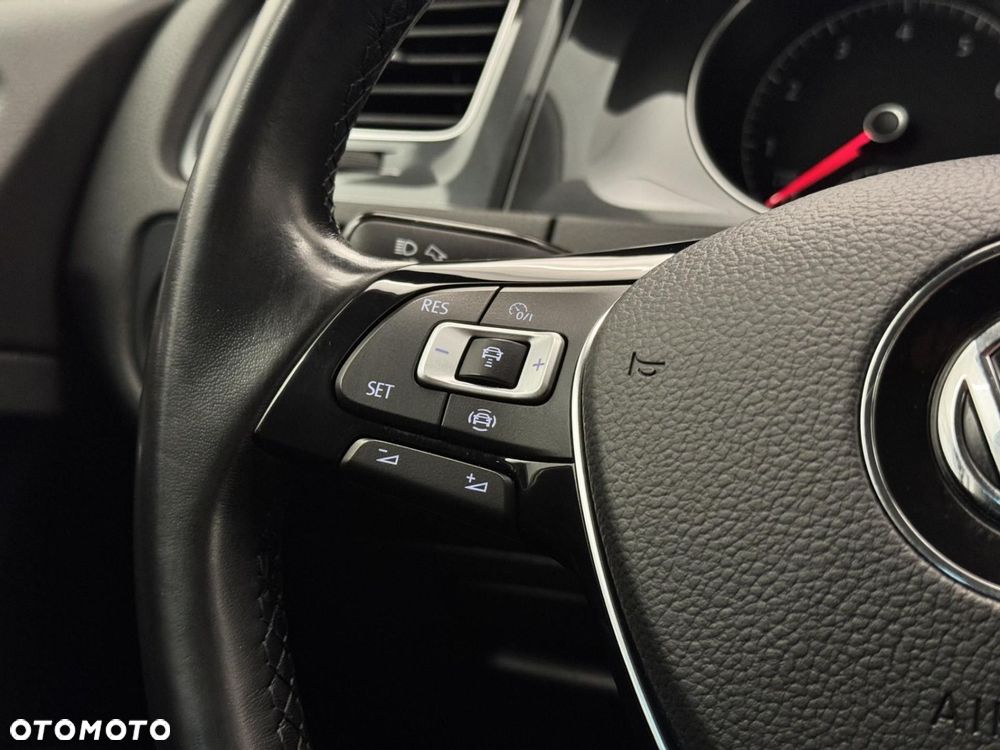 Volkswagen Golf - 18