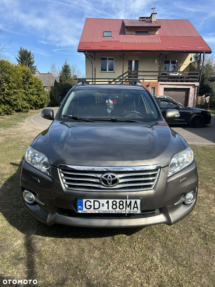 Toyota RAV4 - 1