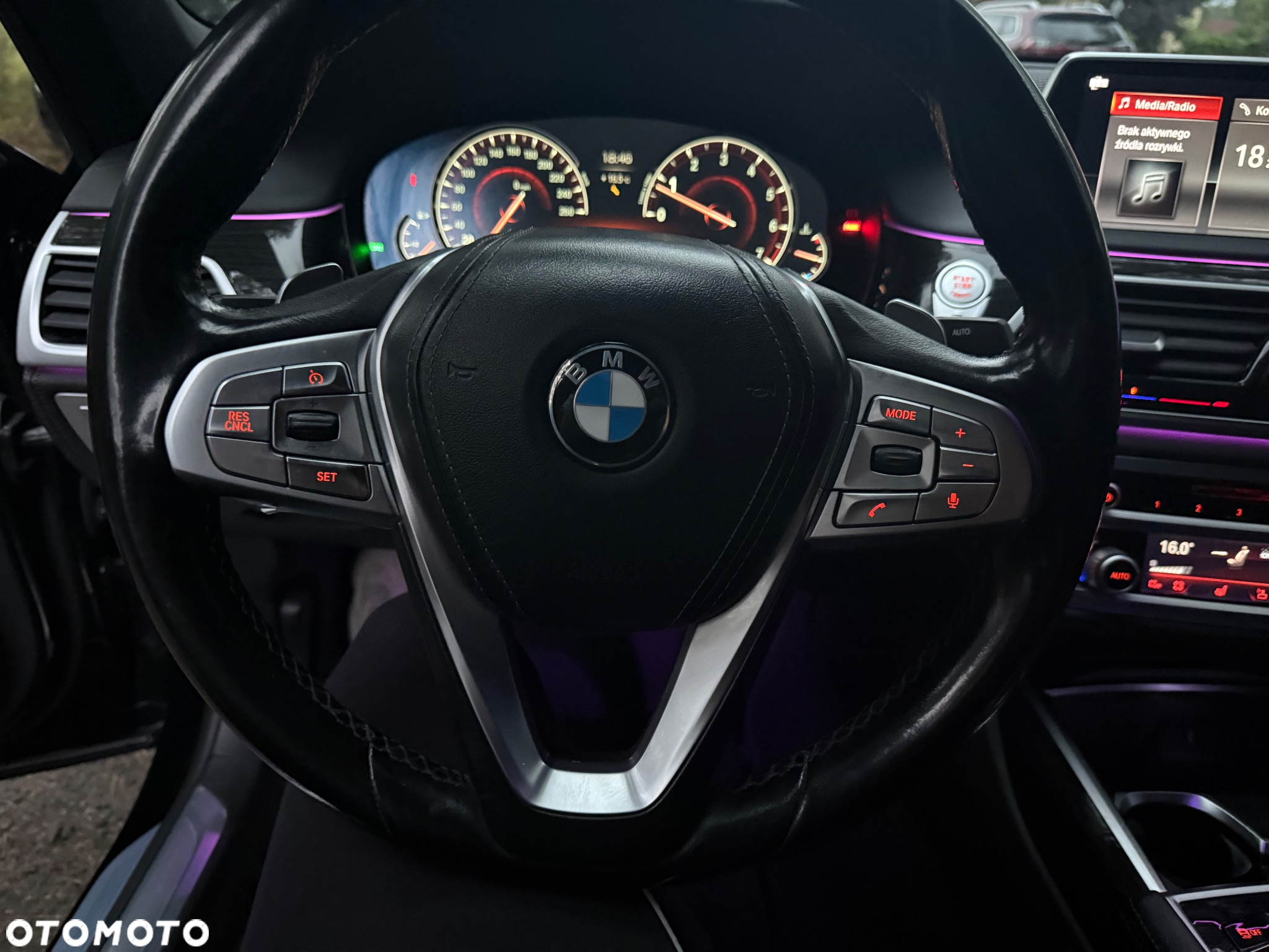 BMW Seria 7 740Li - 30