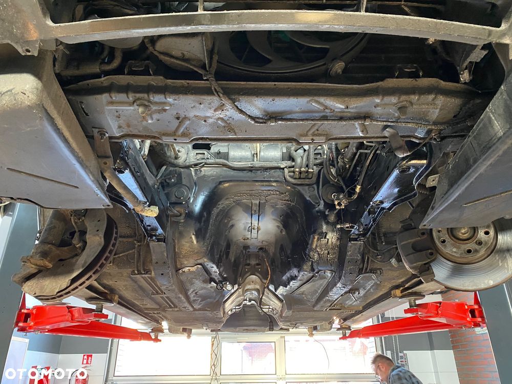 BMW Seria 8 - 16