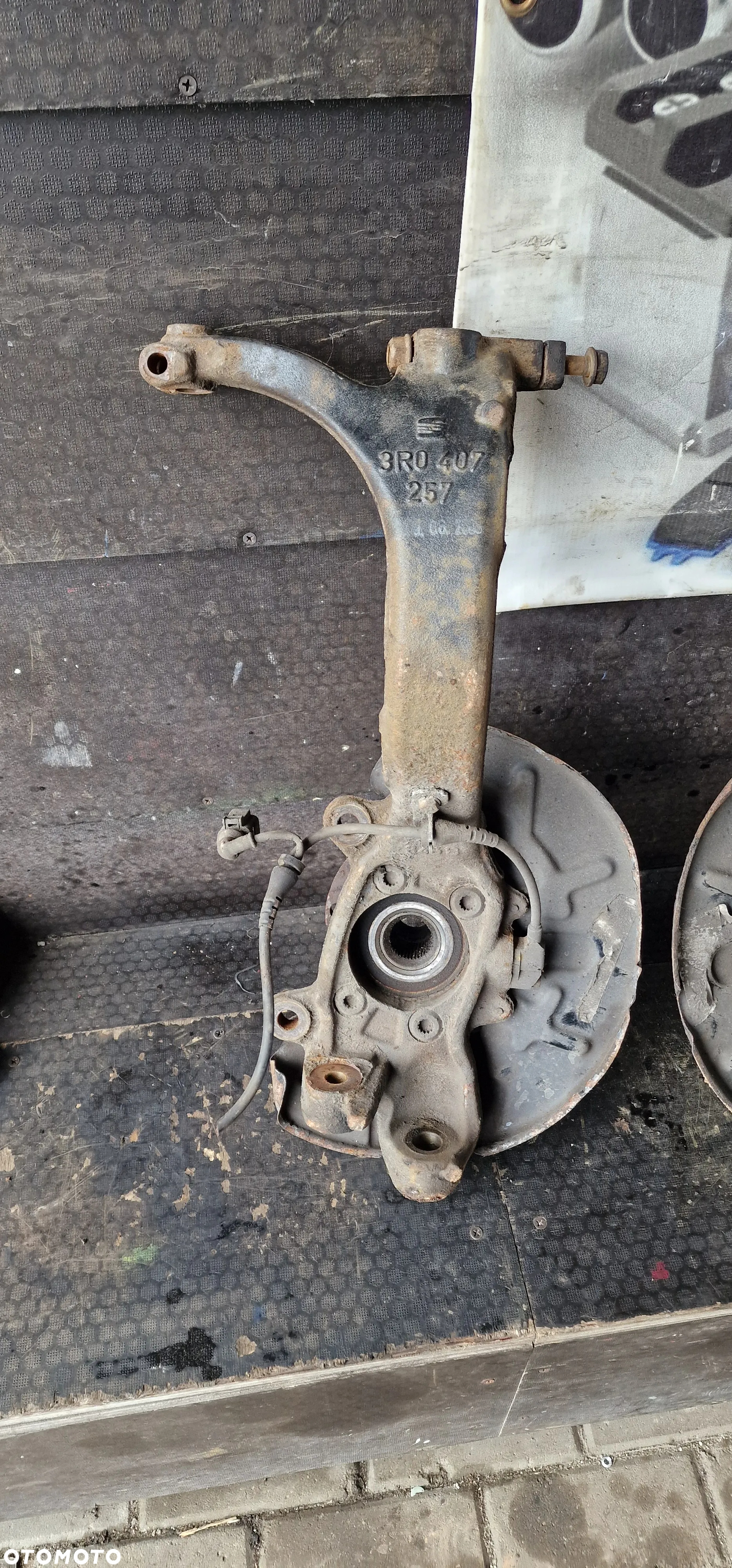 ZWROTNICA PRAWA LEWA SEAT EXEO 3R0407257 3R0407258 - 4