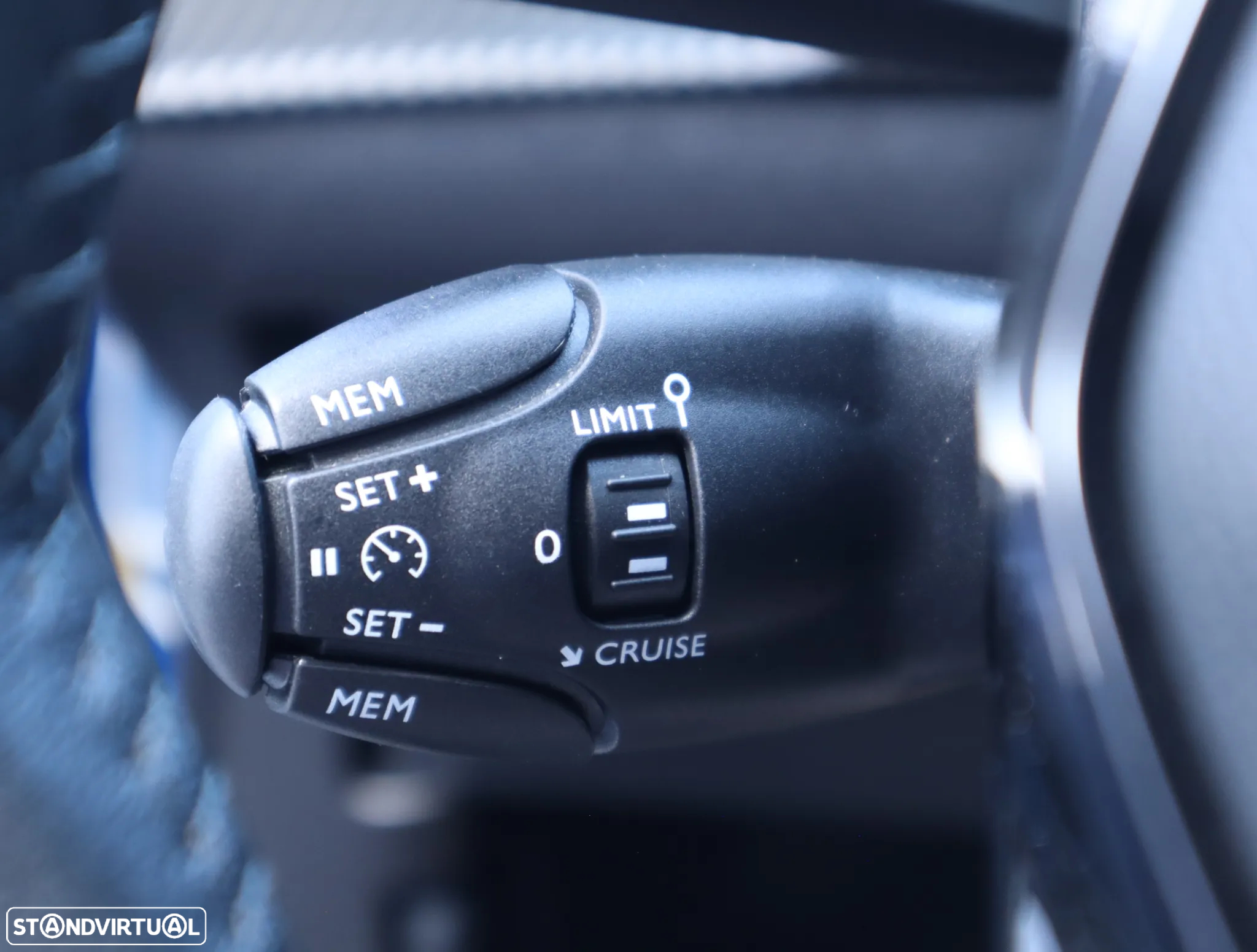 Peugeot e-2008 50 kWh Allure Pack - 33