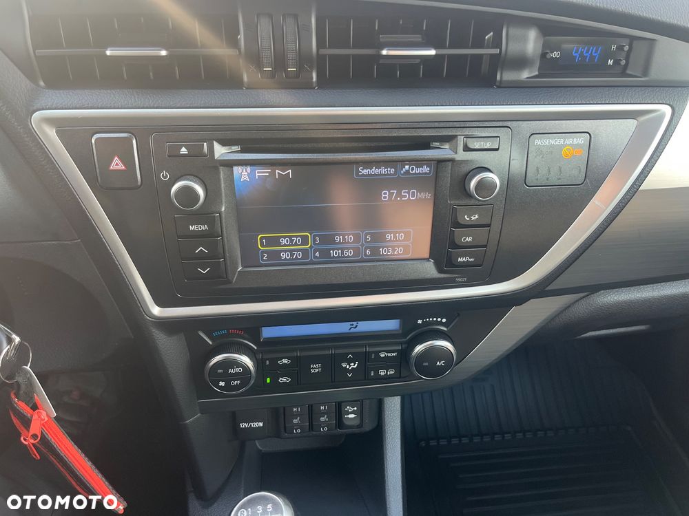 Toyota Auris 1.6 Valvematic Executive - 28