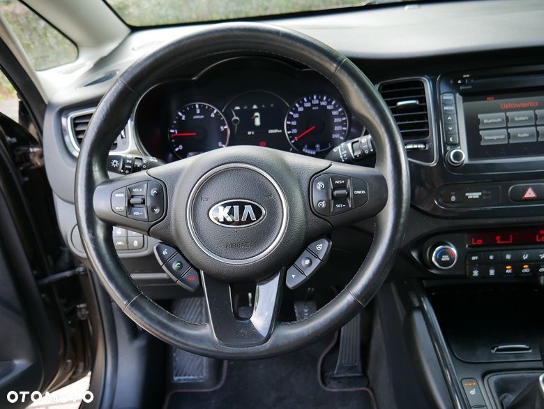 Kia Carens 1.7 CRDi 136 Dream Team Edition - 12