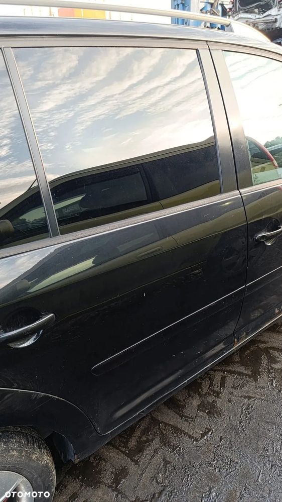 35566 volkswagen touran 2.0 BKD 140 km na części skrzynia GNE lakier LC9Z - 10