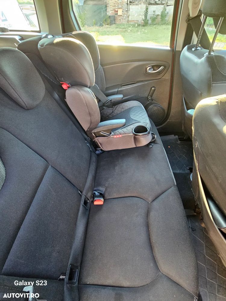 Renault Clio - 8