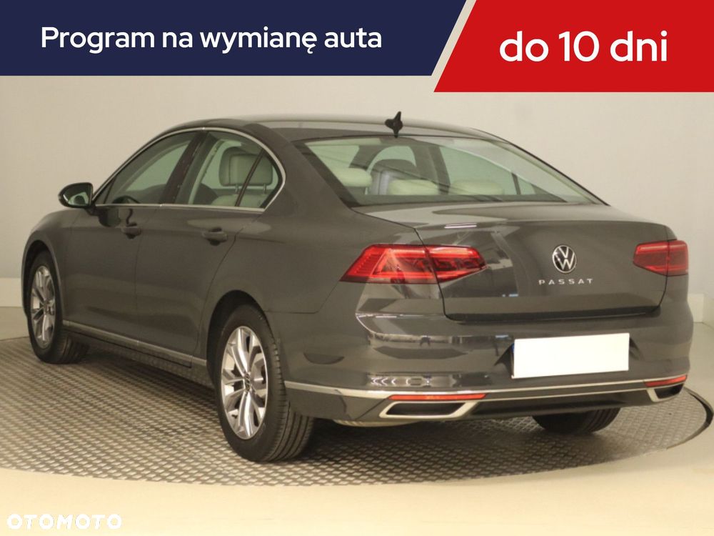 Volkswagen Passat - 6