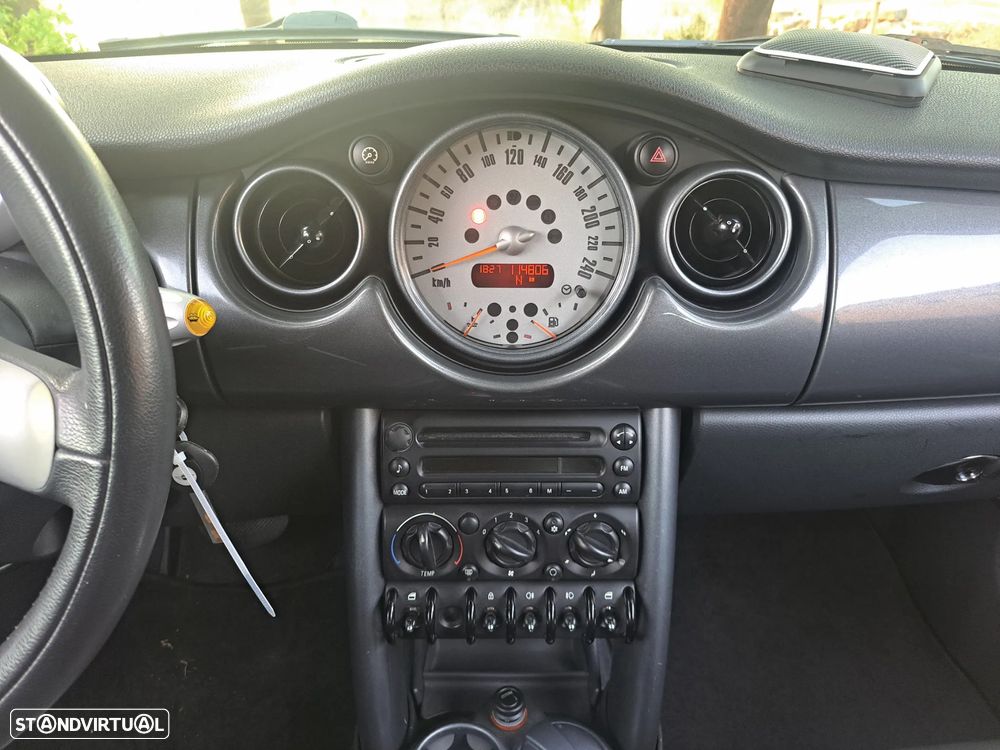 MINI 3 Portas Cooper Aut. - 18