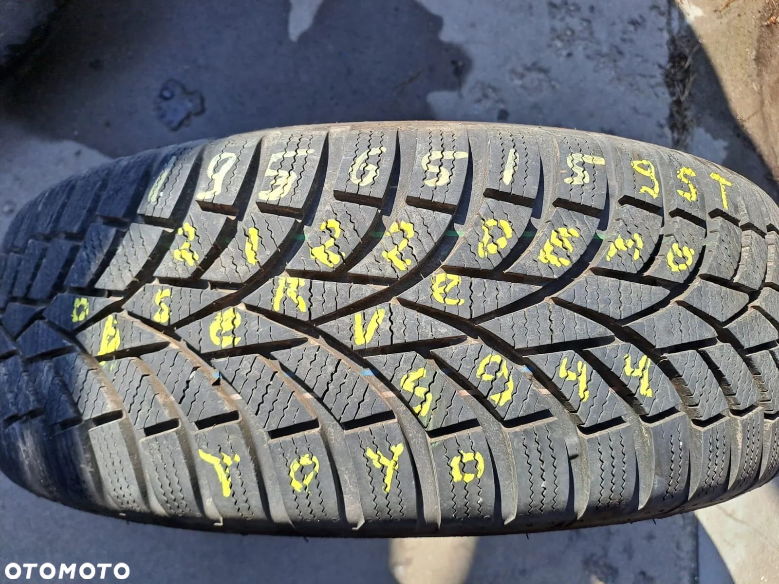 195/65R15 95T - Toyo Observe S944 - 8mm - 1