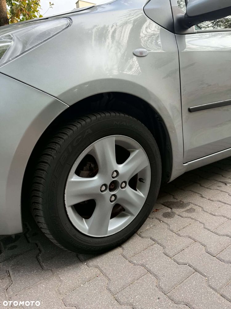 Toyota Yaris - 11