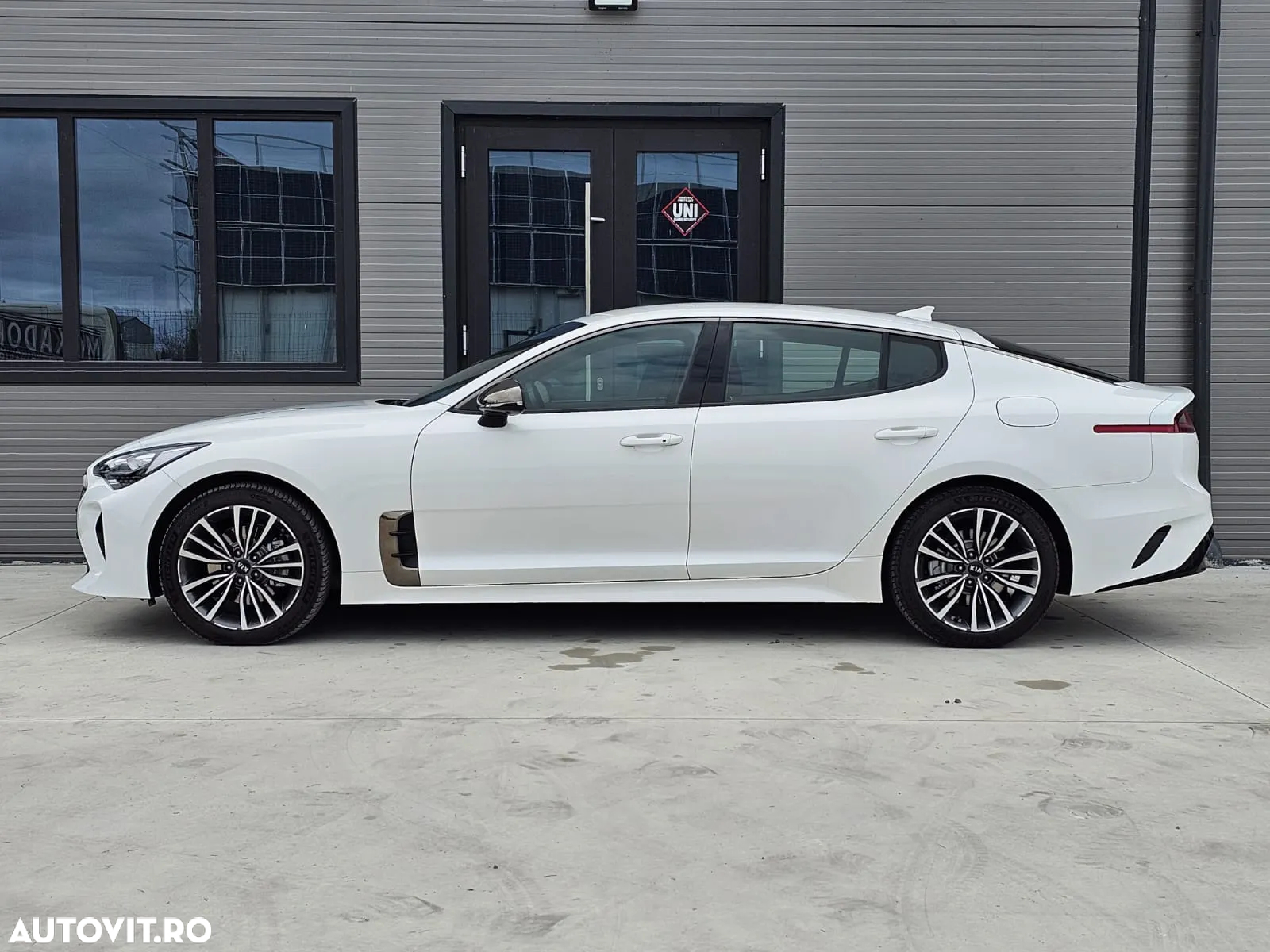 Kia Stinger 2.2 CRDI AWD GT Line - 10