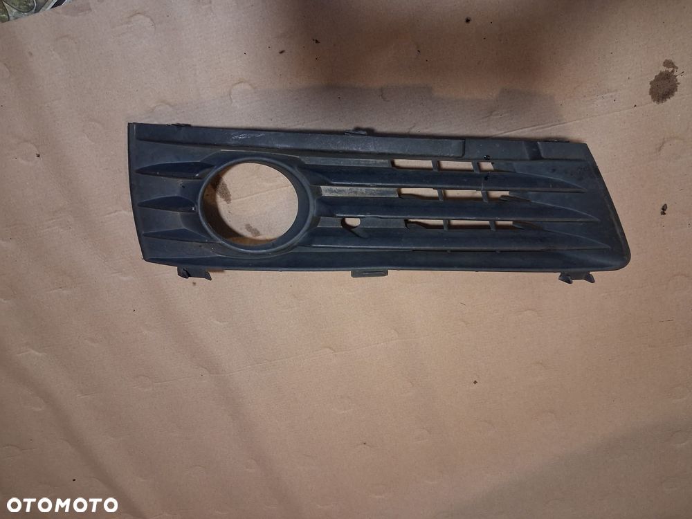 Kratka zderzaka OPEL ZAFIRA B prawa   OE - 2