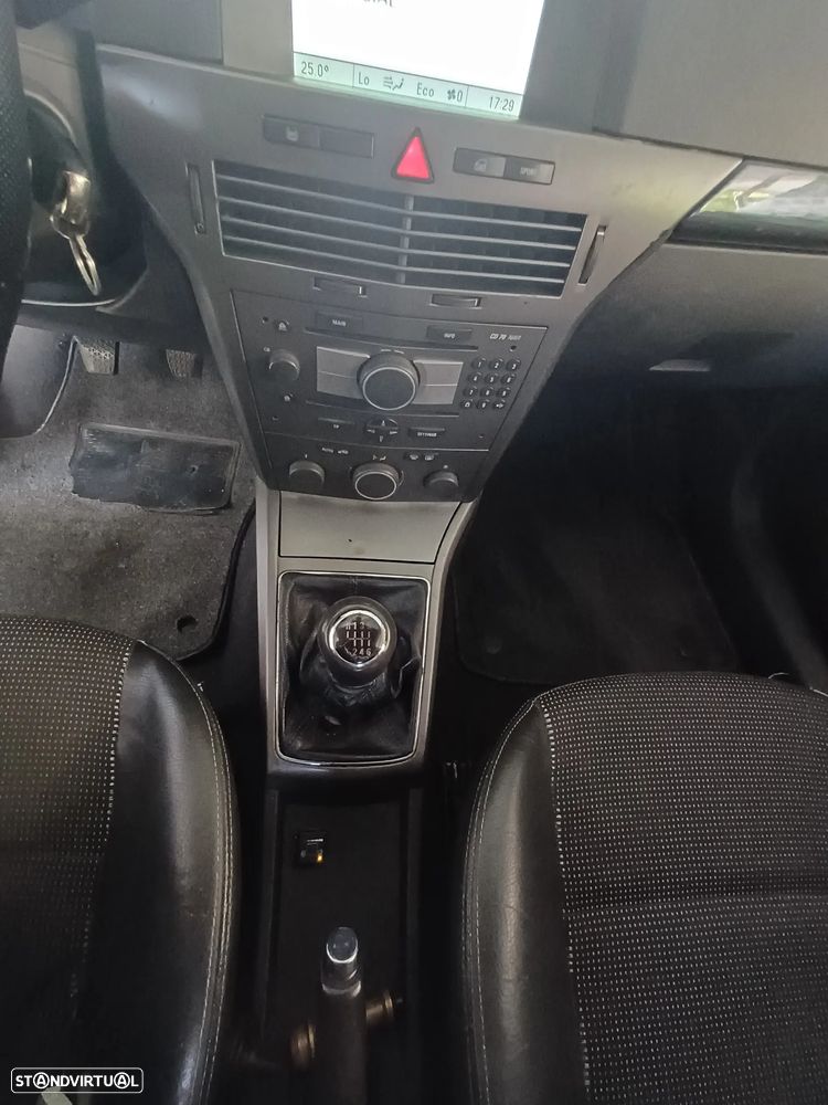 Opel Astra 2.0 T Cosmo - 15