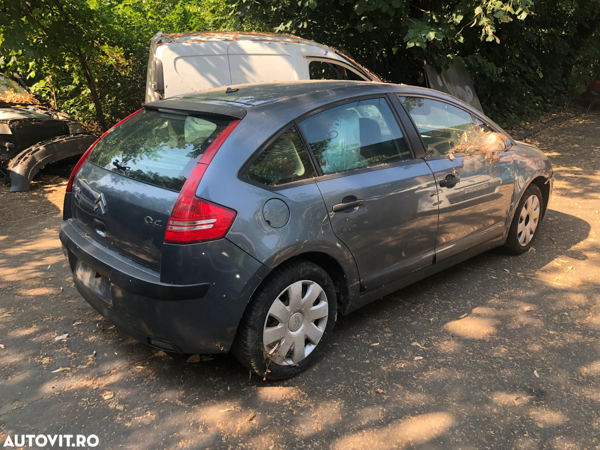 Dezmembrez Citroen C4 gri bleo 2006 benzina - 5
