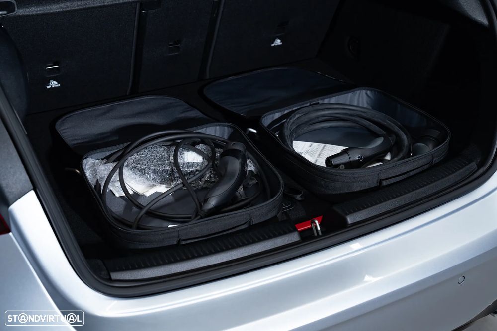 Mercedes-Benz A 250 e 8G-DCT AMG Line - 15