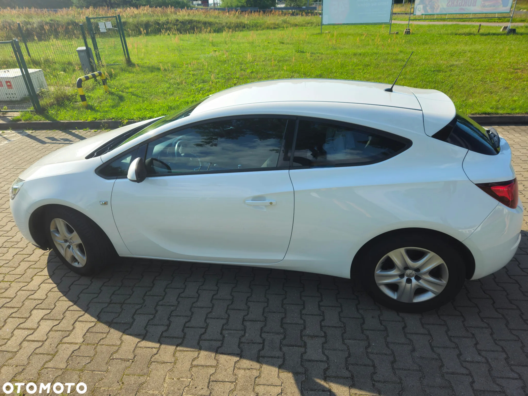 Opel Astra IV GTC 1.4 T Active - 7