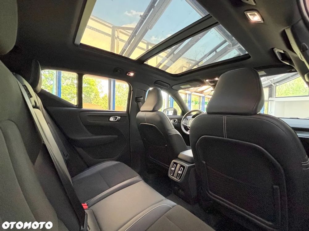 Volvo XC 40 T5 AWD R-Design - 24