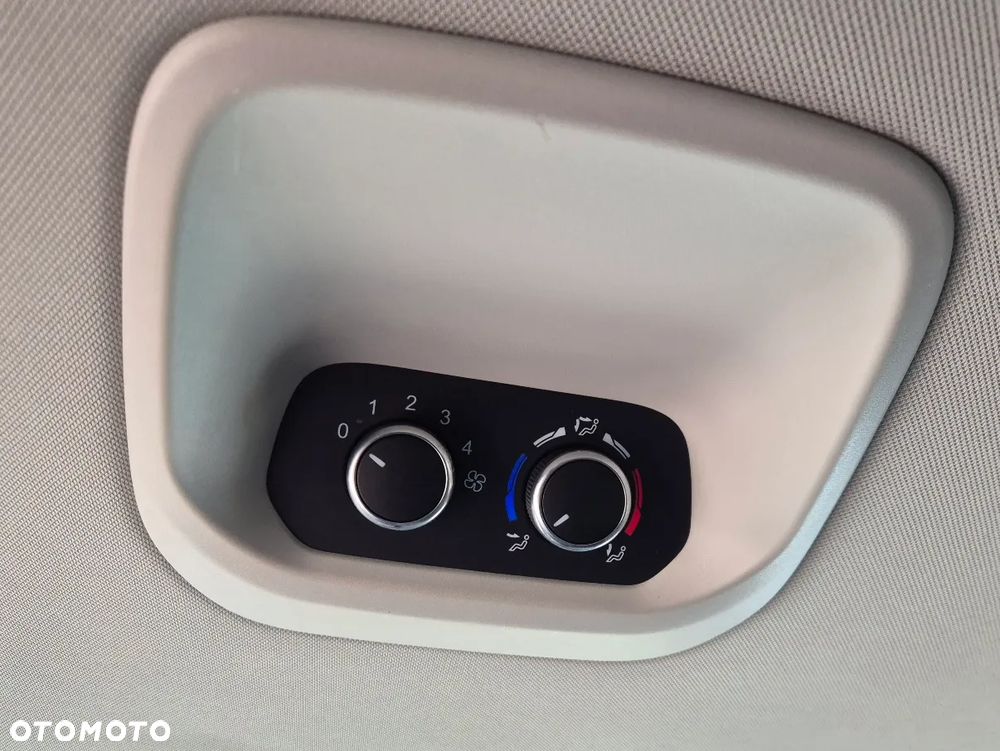 Ford Tourneo Custom 320 L2H1 VA Autm Titanium X - 18
