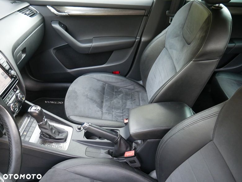 Skoda Octavia 2.0 TDI 4x4 DSG Scout - 32
