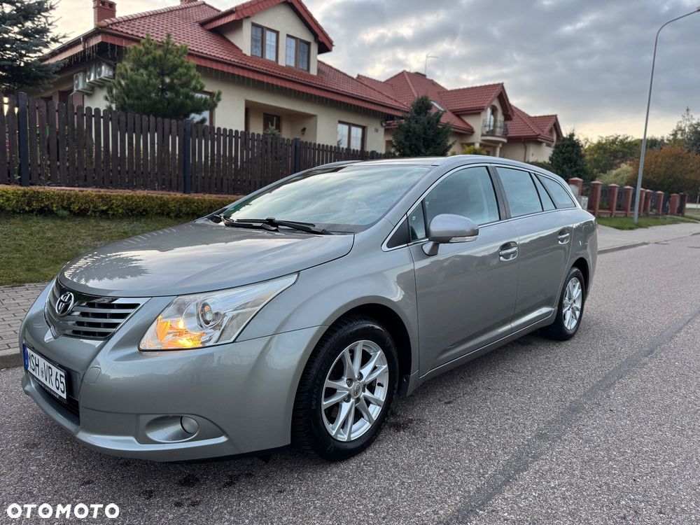 Toyota Avensis 2.0 D-4D Sol Premium - 1
