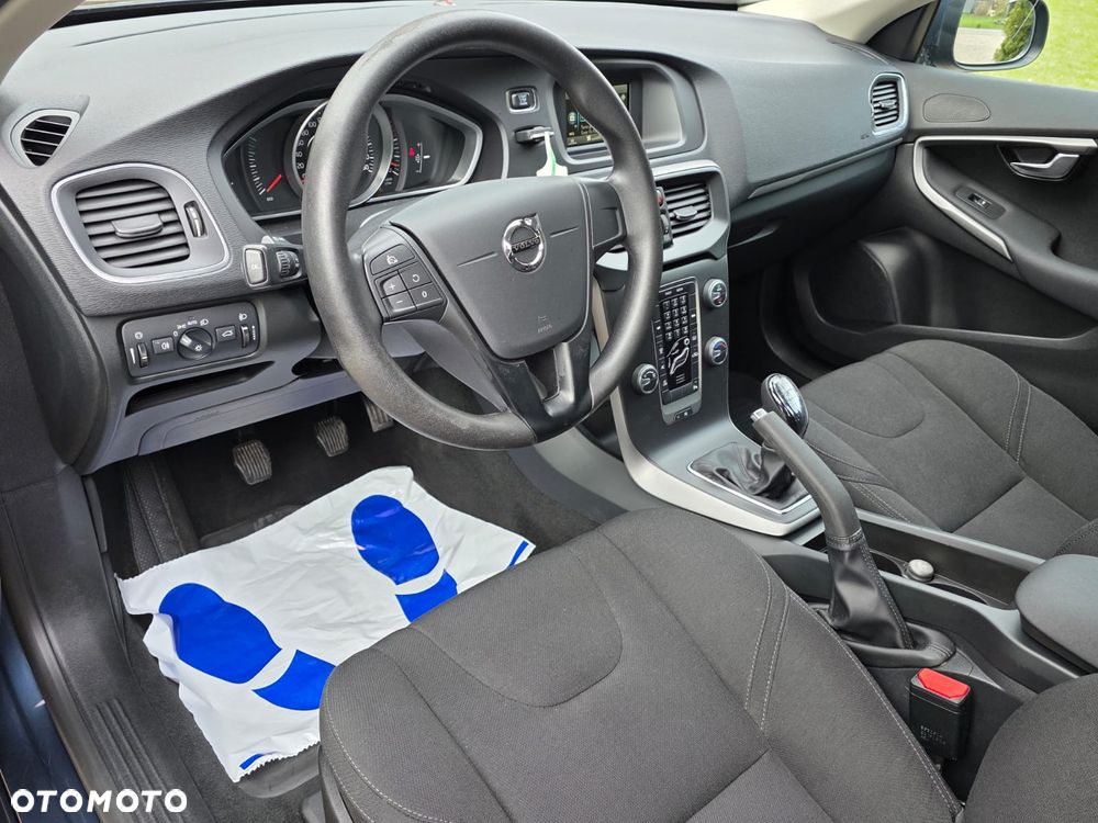 Volvo V40 D2 Momentum - 14