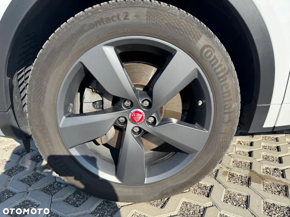 Jaguar E-Pace 2.0 i4P AWD R-Dynamic - 16