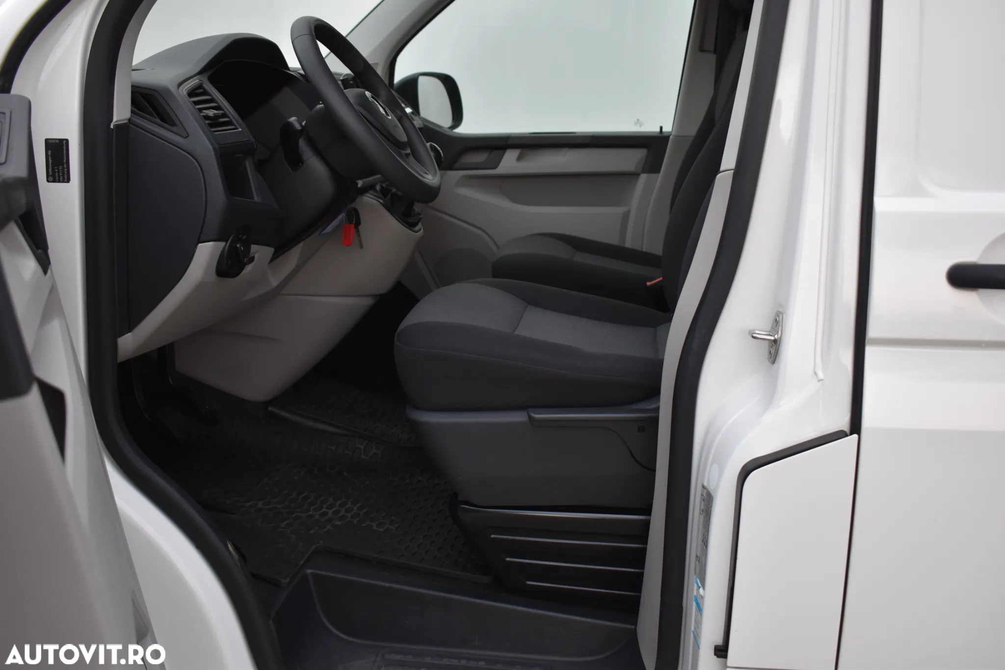 Volkswagen Transporter T6 Lang - 6
