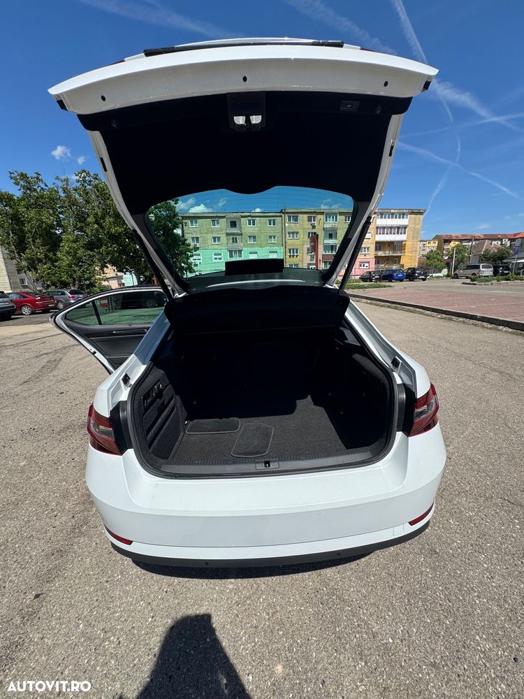 Skoda Superb 2.0 TDI DSG L&K - 10