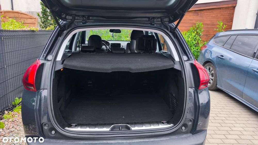 Peugeot 2008 1.2 Pure Tech Active S&S - 11