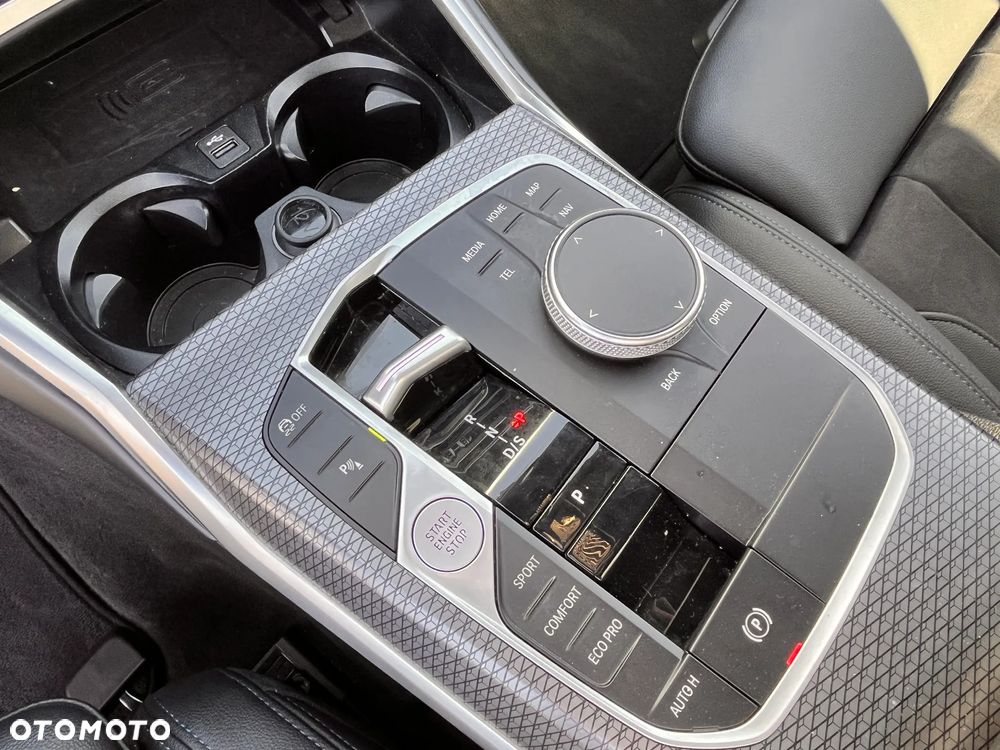 BMW Seria 3 320d xDrive - 21