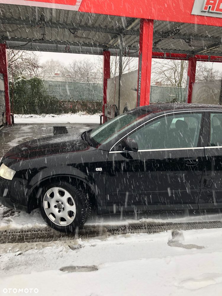 Audi A4 Limousine - 8