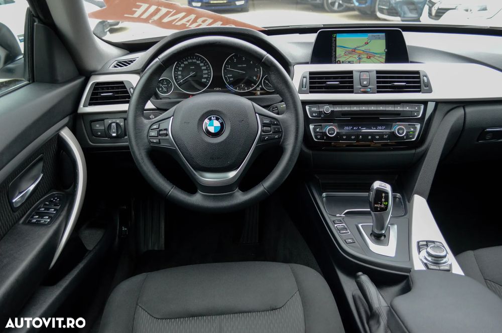 BMW Seria 3 320d Aut. Advantage - 27