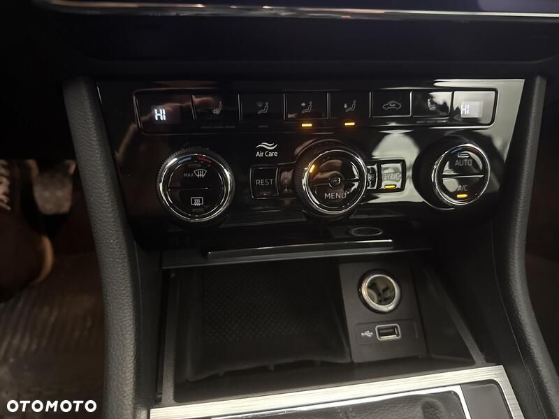 Skoda Superb 2.0 TDI SCR Ambition - 16