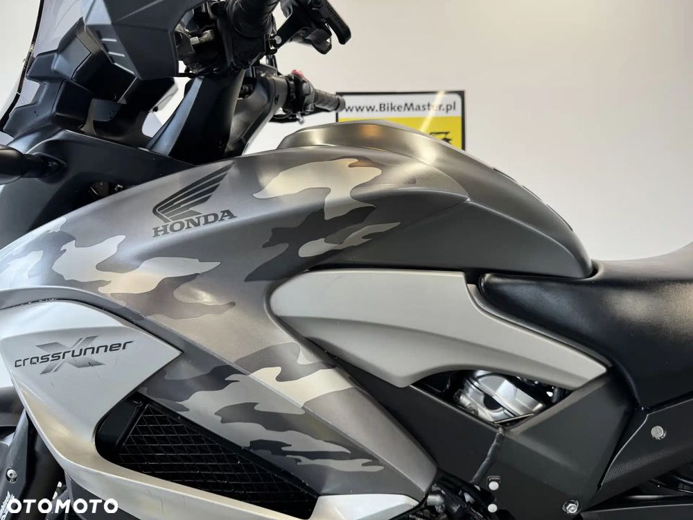 Honda VFR - 22