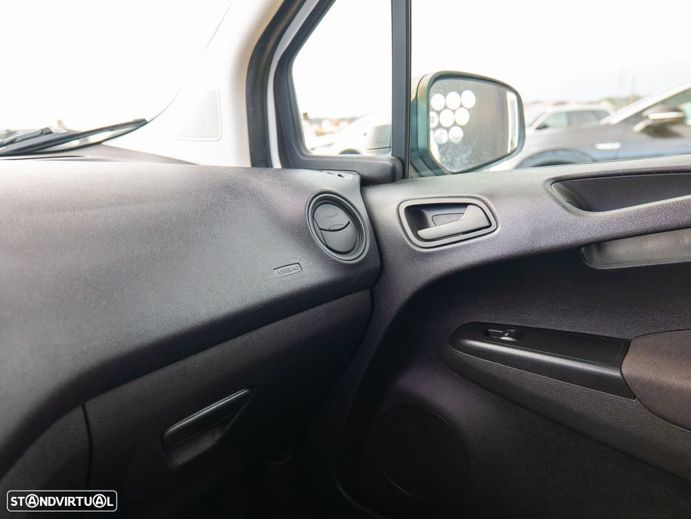 Ford Tourneo Courier 1.5 TDCi Ambiente - 21