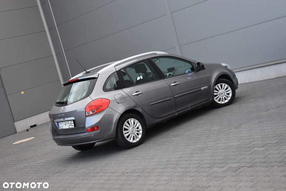 Renault Clio - 22