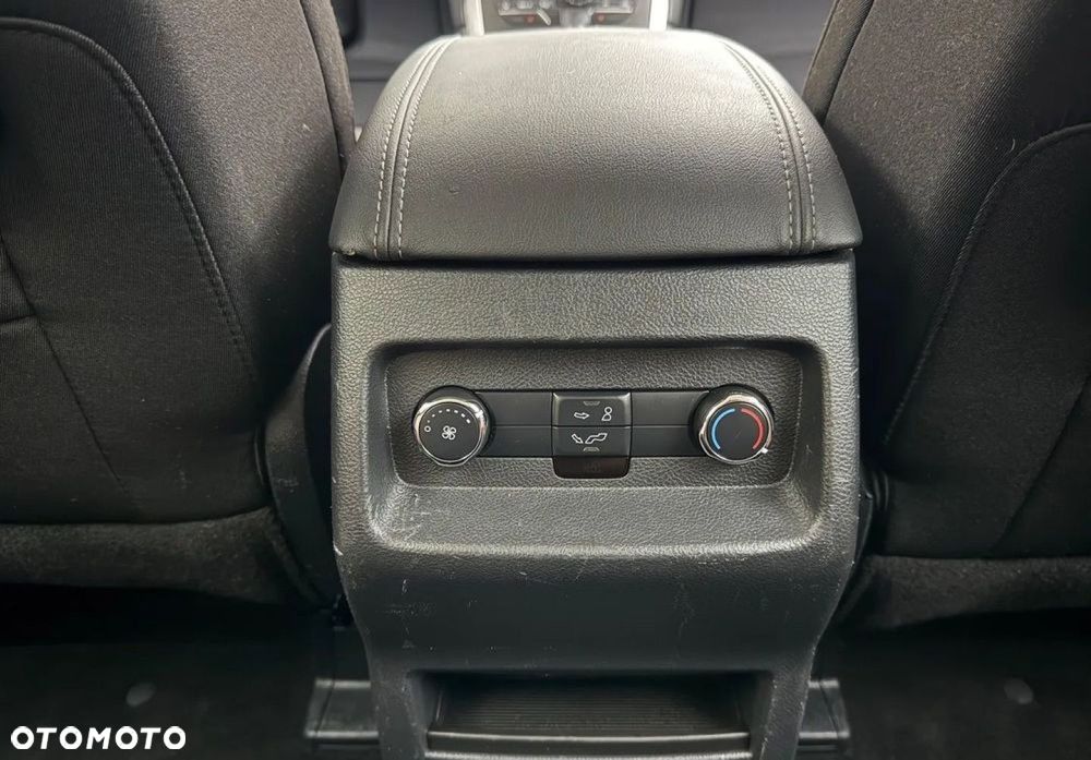 Ford Galaxy 2.0 TDCi Titanium - 24