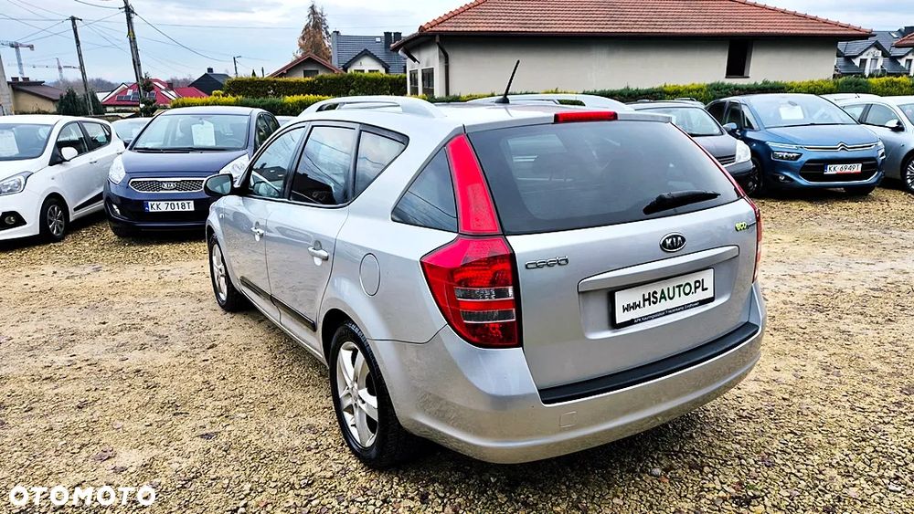 Kia Ceed 1.4 CVVT Dream-Team Edition - 21