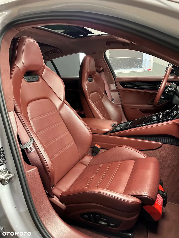 Porsche Panamera - 32