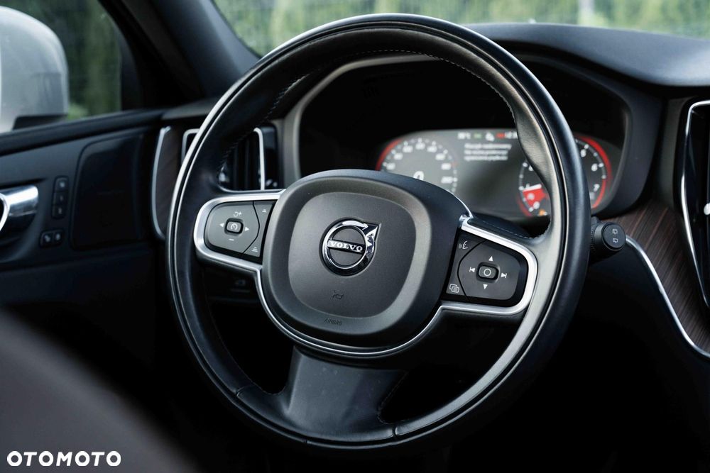 Volvo XC 60 T6 AWD Momentum - 23