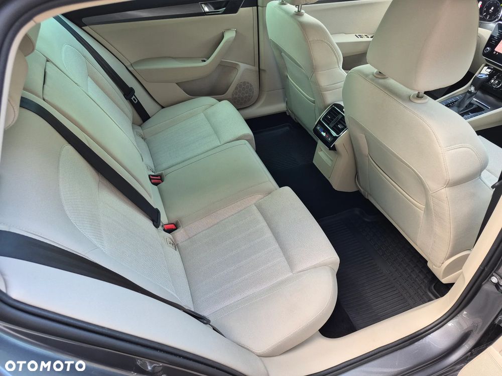 Skoda Superb 2.0 TDI SCR Style DSG - 11