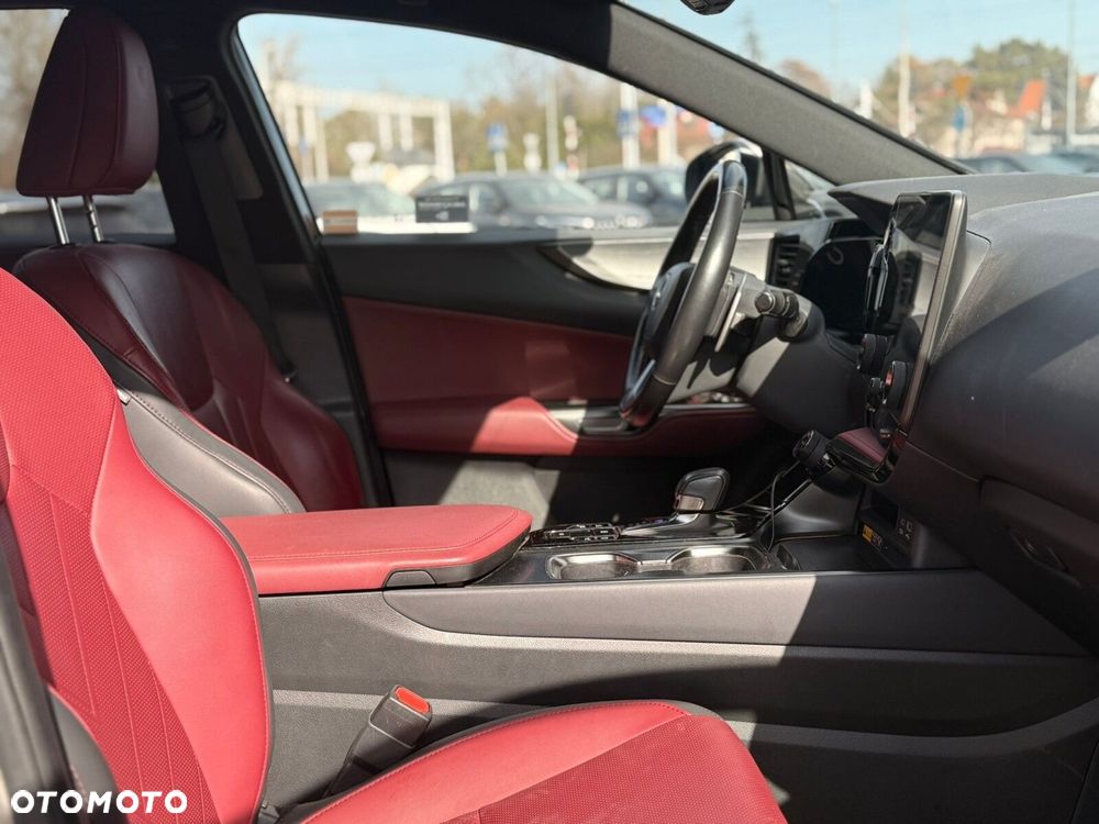 Lexus NX 450h+ Omotenashi AWD - 28