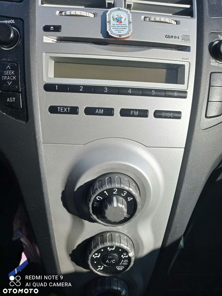 Toyota Yaris - 12