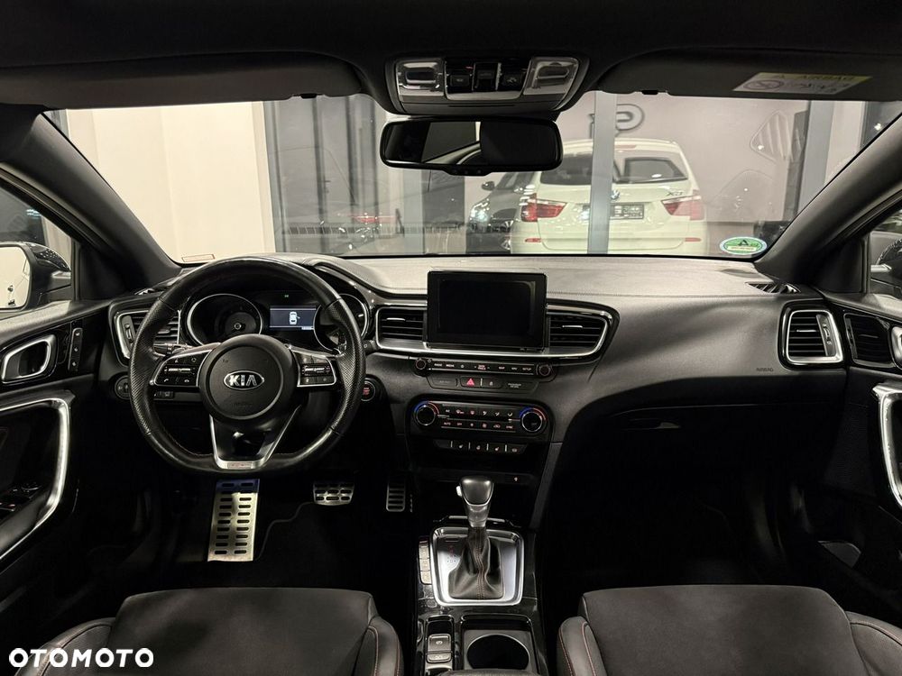 Kia ProCeed 1.6 T-GDI GT DCT - 27