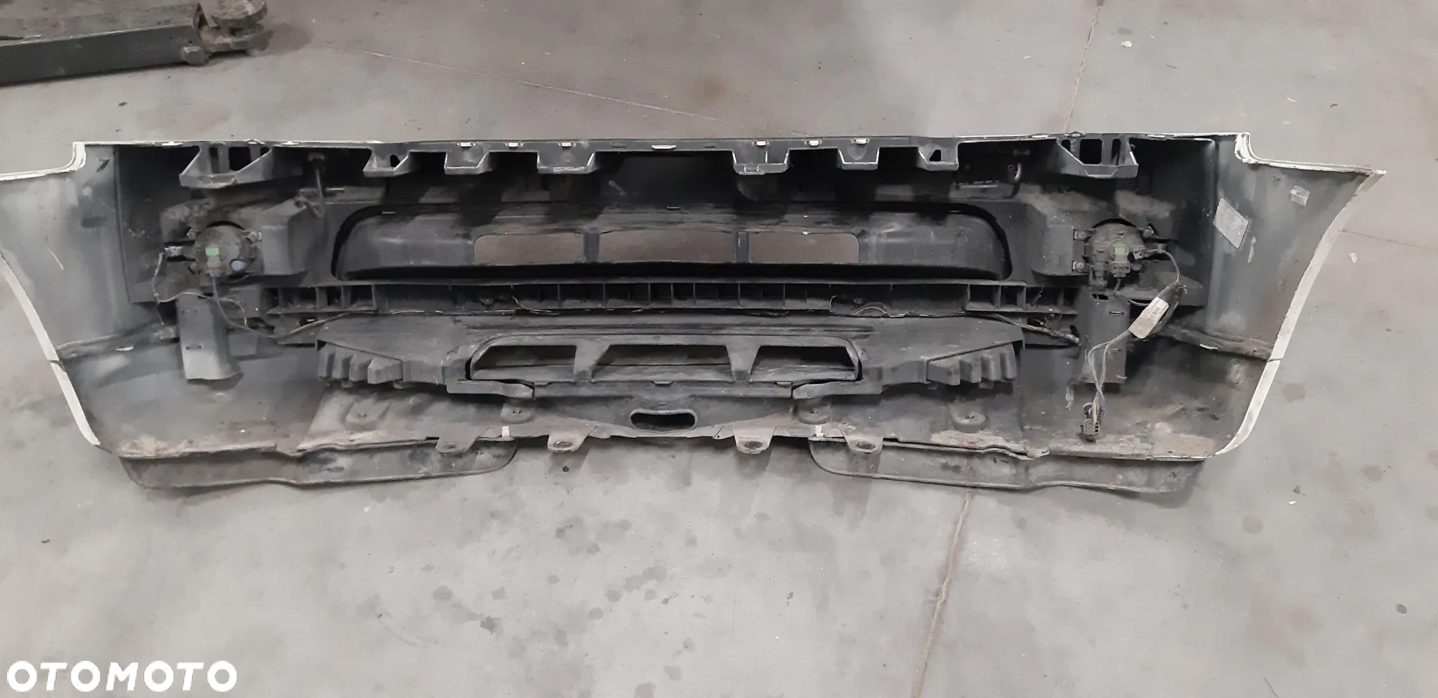 Zderzak przód przedni PDC ALASKA WHITE  Range Rover L320 Sport 4x4 3.0d V6 2010r - 6