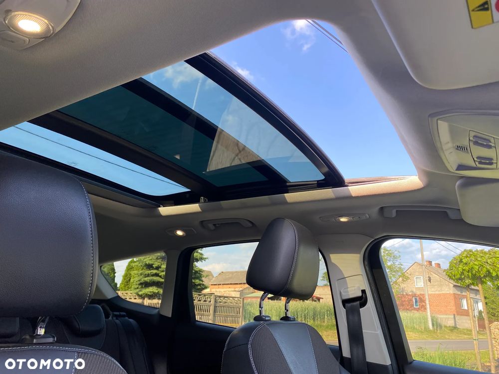 Ford Kuga 1.5 EcoBoost 2x4 Titanium - 10
