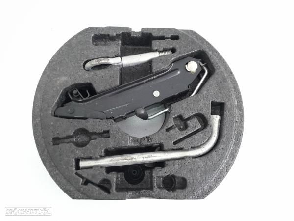 Kit Pneu Suplente / Macaco Seat Leon (1P1) - 1