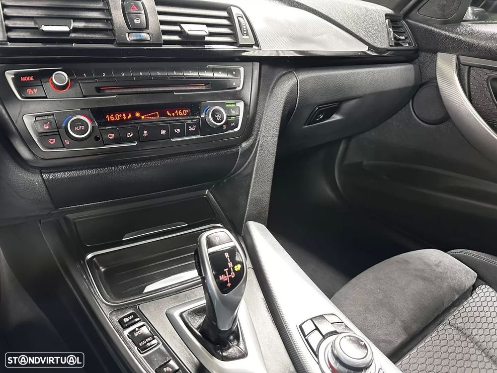 BMW 320 d Touring Auto Pack M - 35